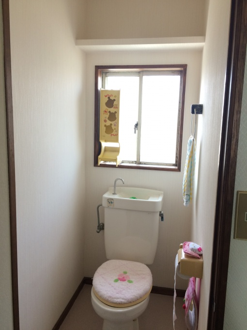 トイレ壁紙だけの工事もお任せ下さい 宮崎市の畳襖 障子 網戸 カーテン